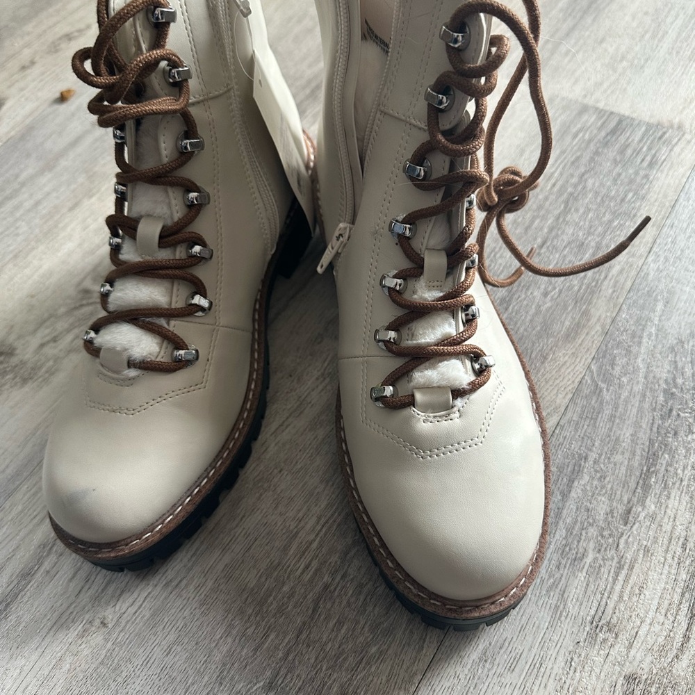 NWT Cream Fur Lined Lace-Up Women's Boots